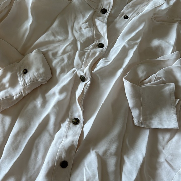 Beautiful vintage Moschino Jeans Button Down Blouse - Picture 3 of 13